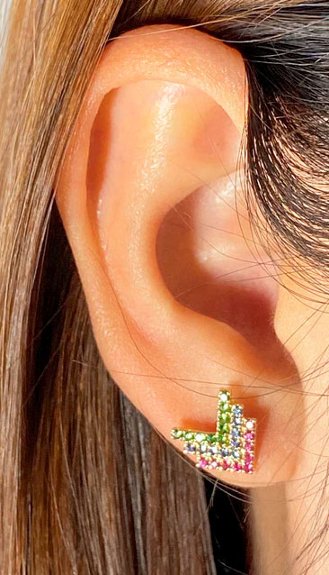 14kt yellow gold multi-color sapphire earrings - Image 2